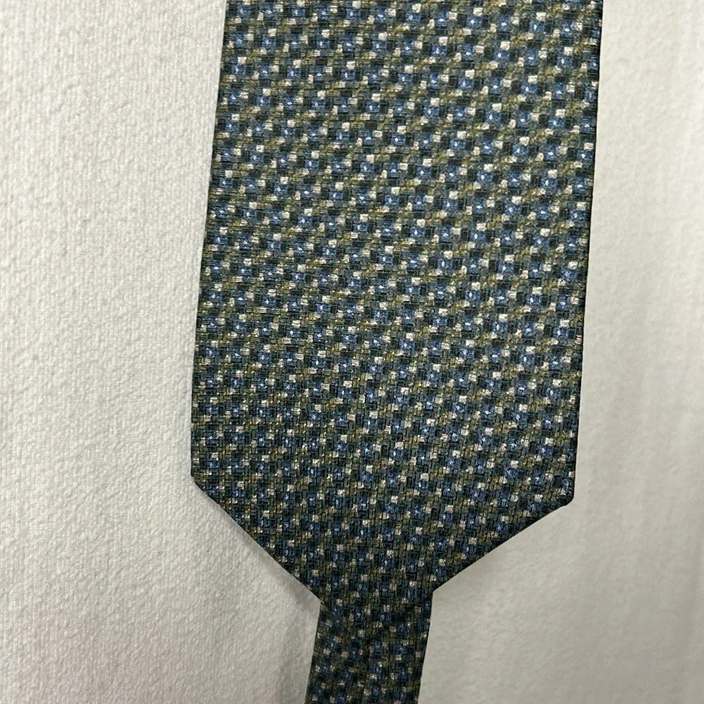 Van-Heusen Silk Men’s Ties (3) Black Blue Gray Cream Neutrals Perfect Condition